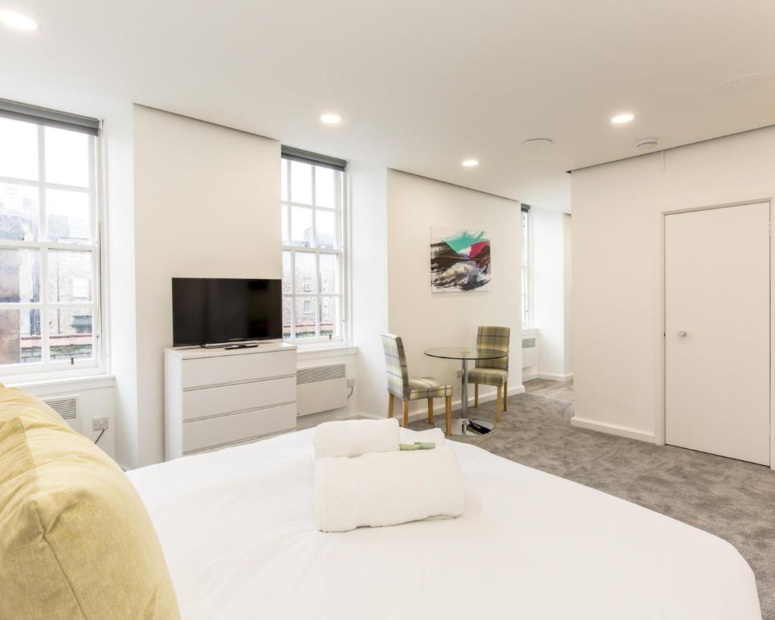 Refurbished Studio Next To The Royal Mile Apartment Единбург Екстериор снимка