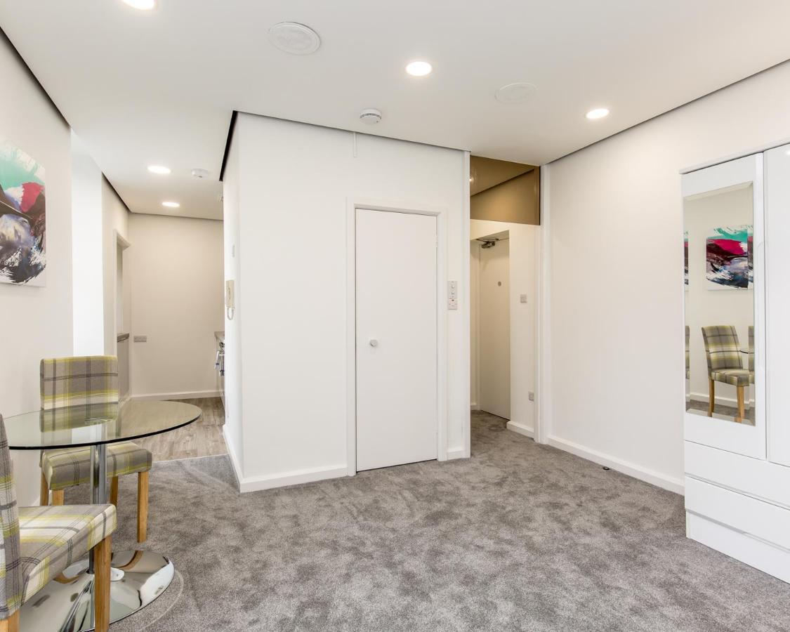 Refurbished Studio Next To The Royal Mile Apartment Единбург Екстериор снимка